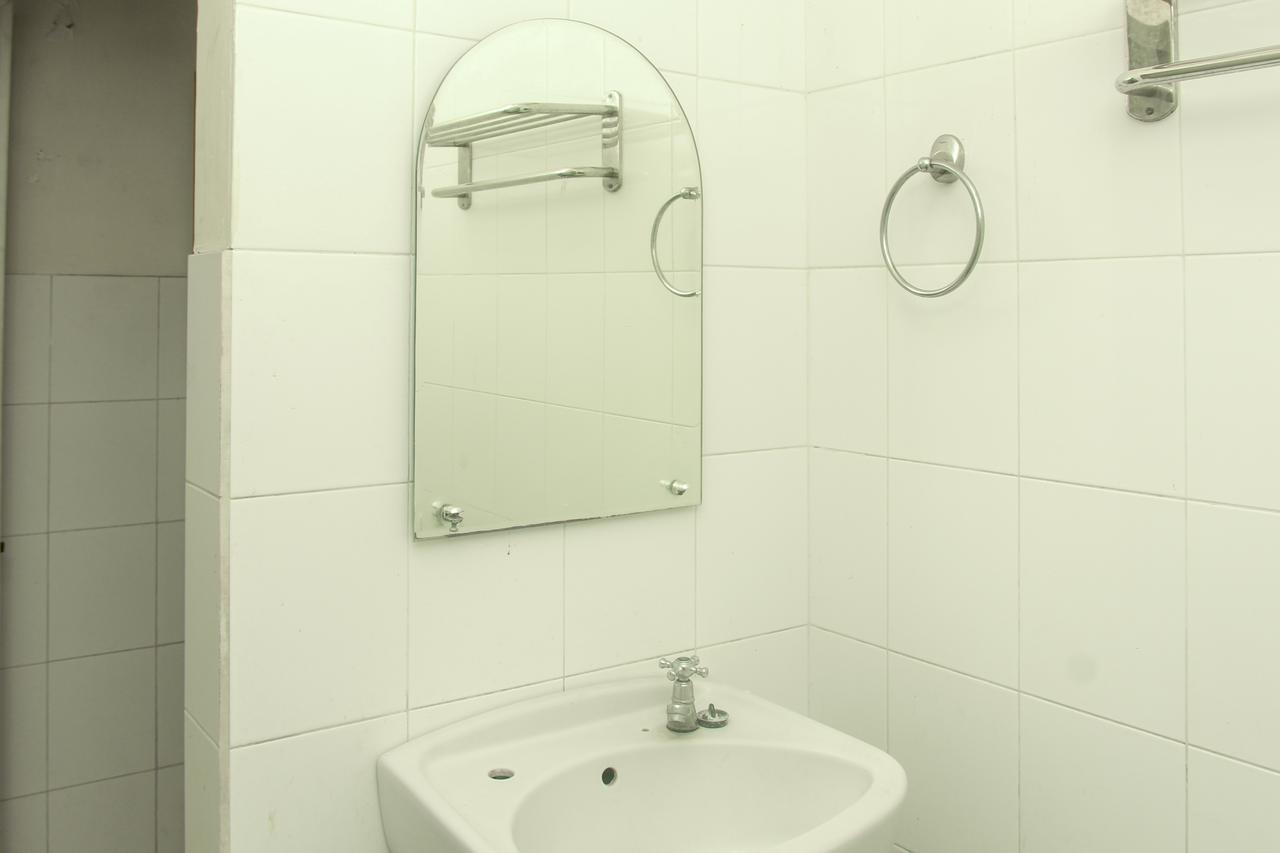 Reddoorz Plus @ Pejanggik Mataram Exteriör bild